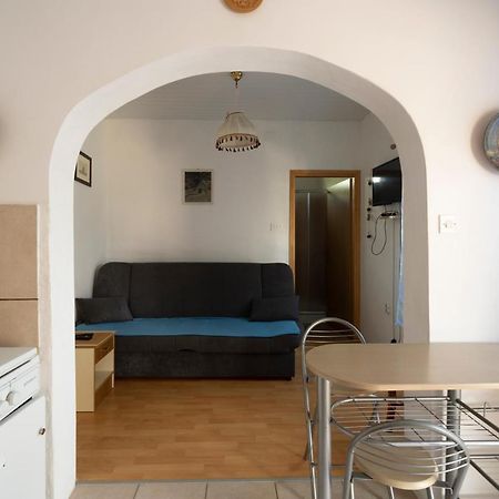 Studio Apartman Ema 2 Gornji Karin Eksteriør bilde