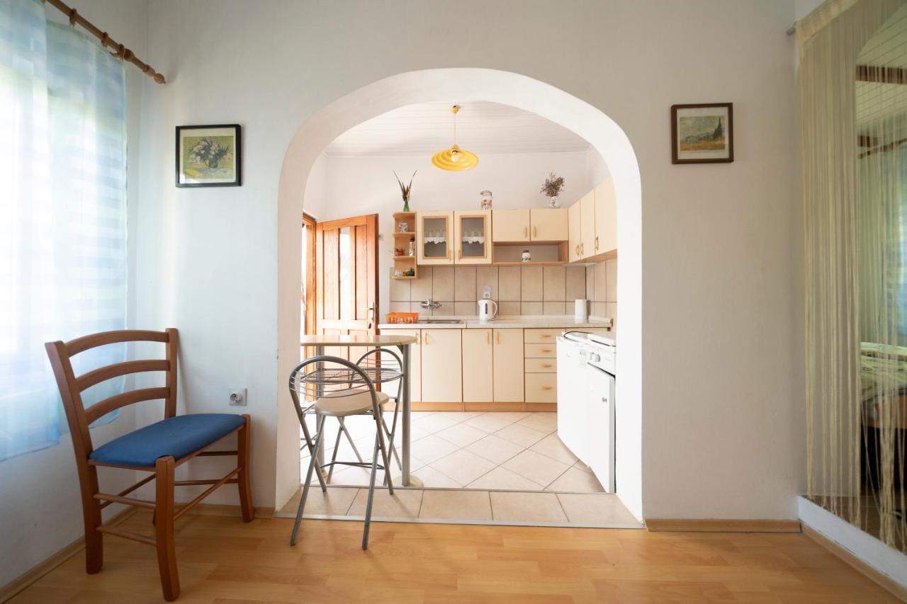 Studio Apartman Ema 2 Gornji Karin Eksteriør bilde