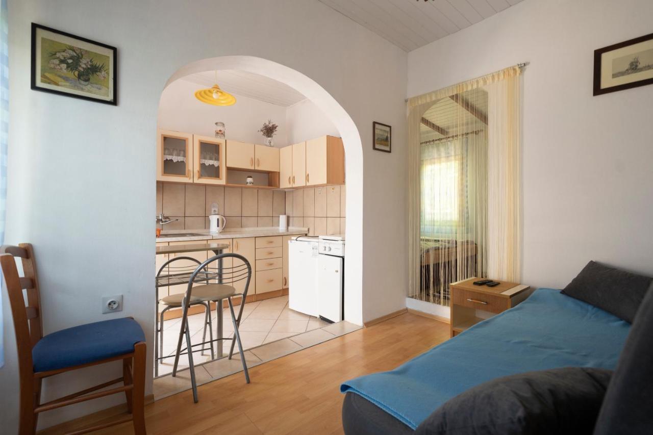 Studio Apartman Ema 2 Gornji Karin Eksteriør bilde